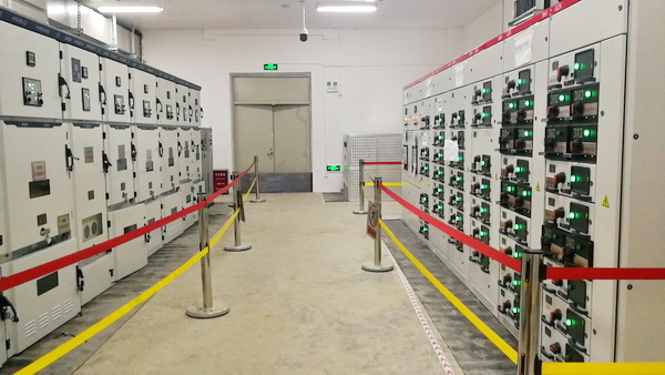 高低壓開(kāi)關(guān)柜.jpg 高低壓開(kāi)關(guān)柜.jpg