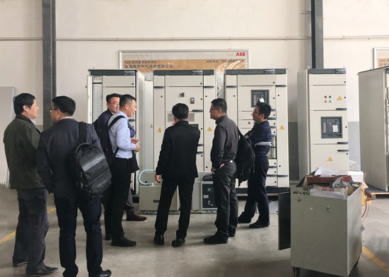 客戶來得潤電氣參觀產(chǎn)品圖 客戶來得潤電氣參觀產(chǎn)品圖