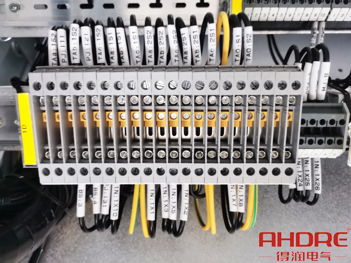 端子排的號碼管.jpg 端子排的號碼管.jpg