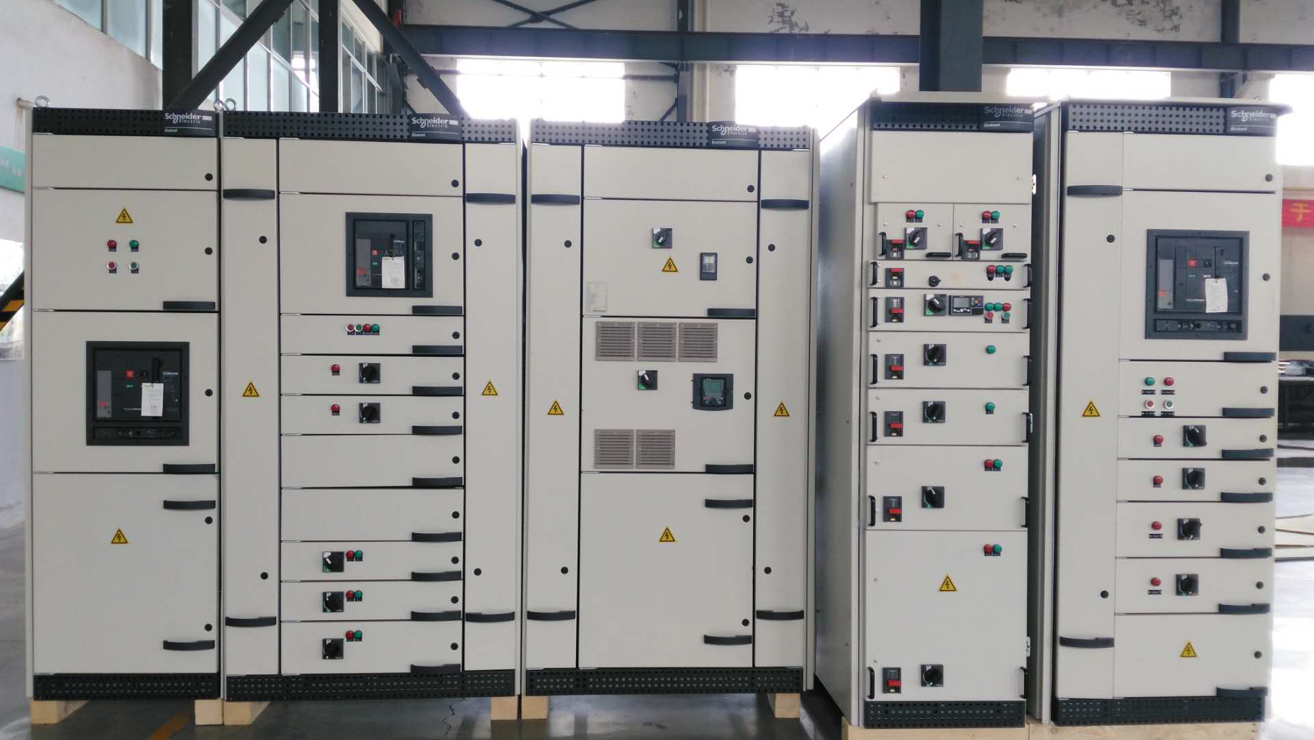 施耐德低壓柜，blokset型號 得潤電氣樣柜