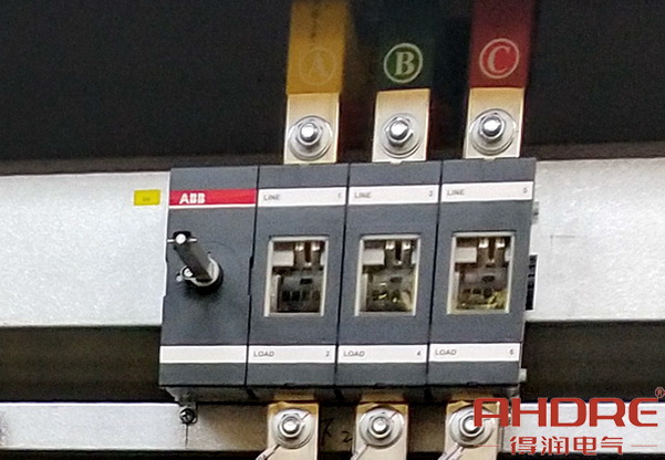 刀開(kāi)關(guān).jpg 刀開(kāi)關(guān).jpg