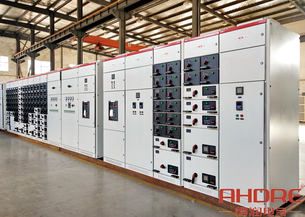 低壓成套開(kāi)關(guān)柜.jpg 低壓成套開(kāi)關(guān)柜.jpg