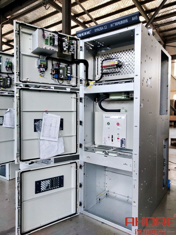 高壓開關(guān)柜的整體結(jié)構(gòu)圖.jpg 高壓開關(guān)柜的整體結(jié)構(gòu)圖.jpg