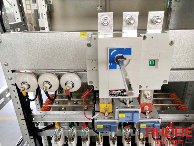 隔離開關.jpg 隔離開關.jpg