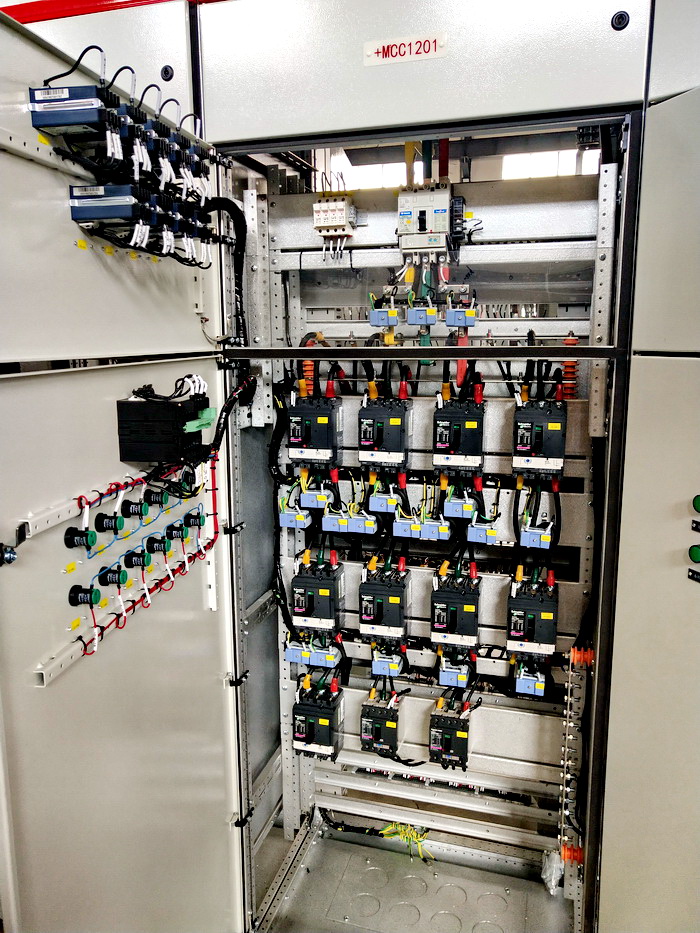 得潤電氣 非標柜正面圖