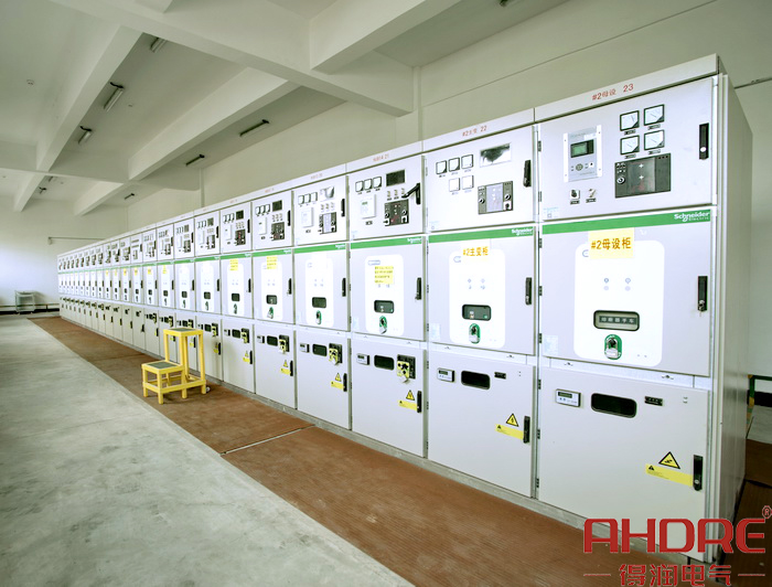 星銳齒輪MVnex高壓柜現(xiàn)場圖 (2).jpg 星銳齒輪MVnex高壓柜現(xiàn)場圖 (2).jpg