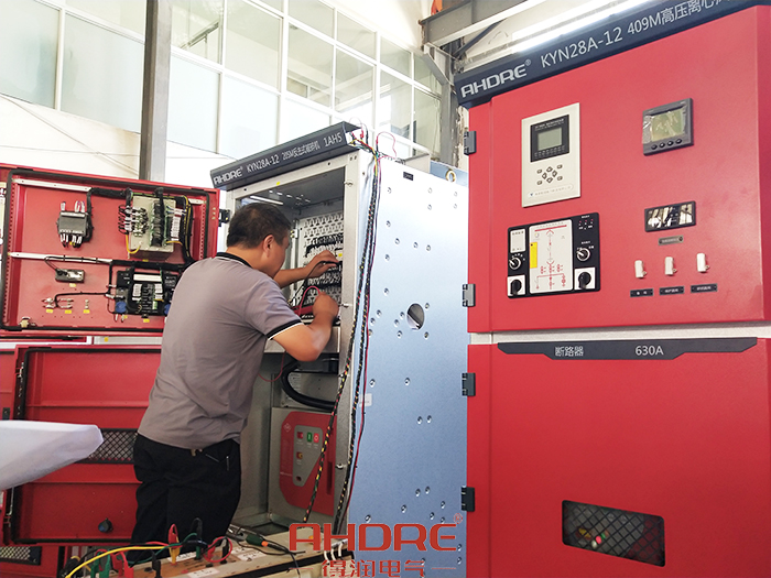 進(jìn)行調(diào)試檢測環(huán)節(jié).jpg 進(jìn)行調(diào)試檢測環(huán)節(jié).jpg