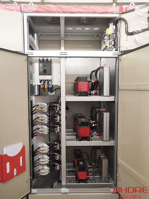 加納項目的GGD低壓配電柜實物圖.jpg 加納項目的GGD低壓配電柜實物圖.jpg